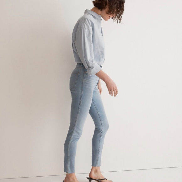 10" High-Rise Skinny Crop Jeans in Charlemont Wash Kristen Size 26 - Picture 2 of 6